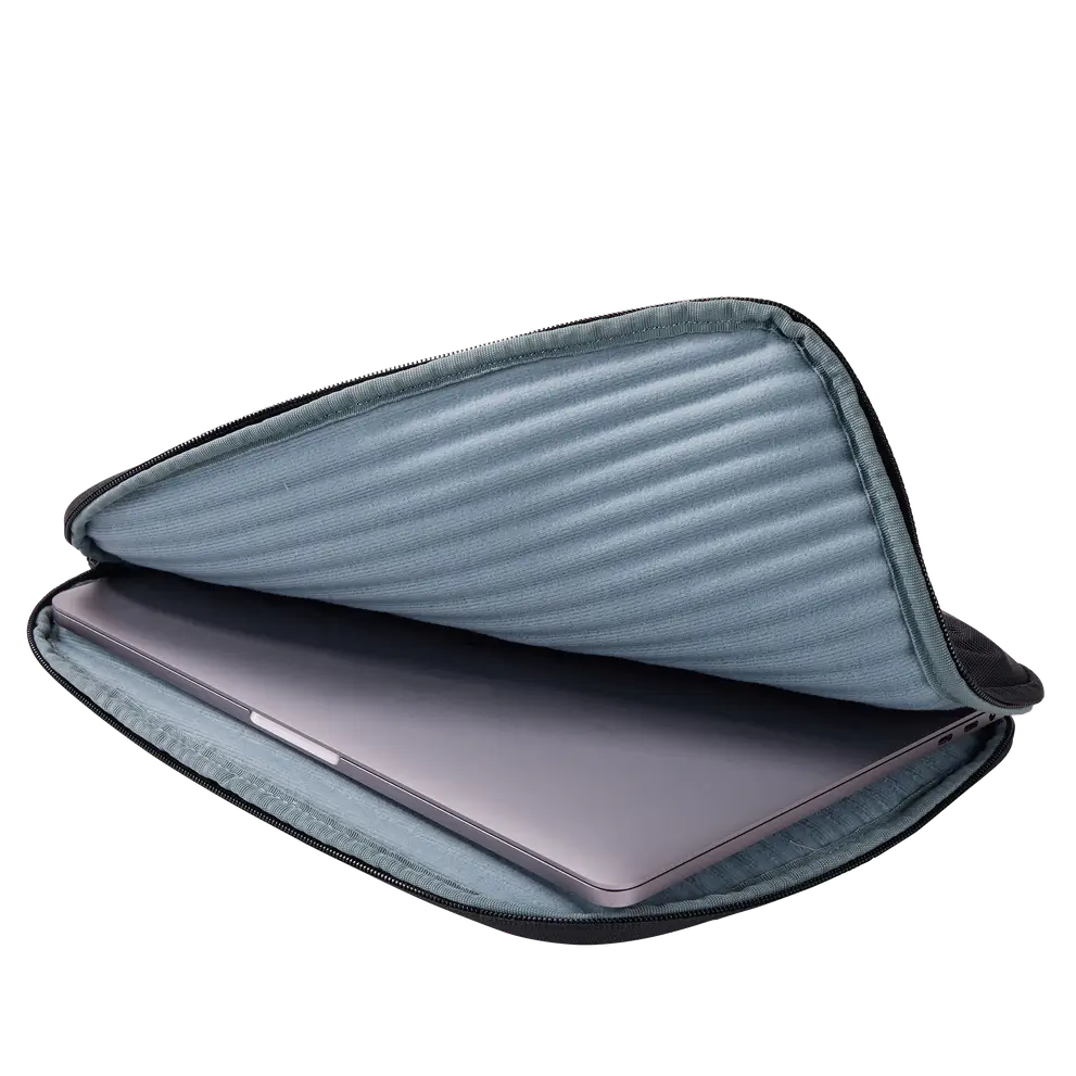 Funda Subterra Thule para Macbook de 13 - Negro