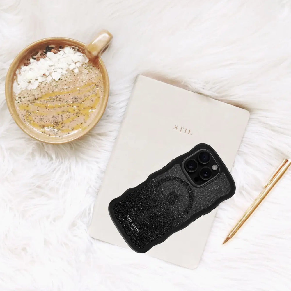 Case Kate Spade Wavy con Magsafe para iPhone 16 Pro - Nightfall