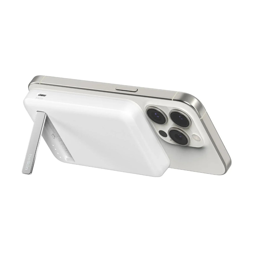 Bateria_Externa_Qi2_5000mAh_15W_Stand_Blanco_Imagen_posicion_4_iShop_El_Salvador