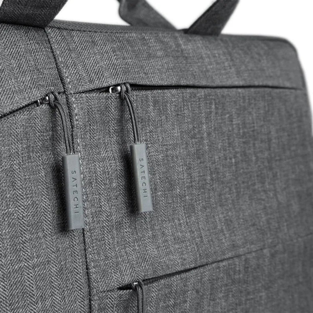 Mochila_Satechi_resistente_al_agua_para_Macbook_hasta_15"_Posición_3_iShop_El_Salvador
