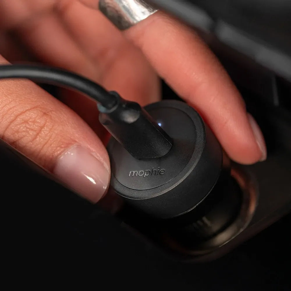 Soporte_Magnetico_Mophie_Qi2_para_Auto_con_MagSafe_Negro_Imagen_posicion_3_iShop_El_Salvador