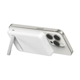 Bateria_Externa_Qi2_5000mAh_15W_Stand_Blanco_Imagen_posicion_4_iShop_El_Salvador