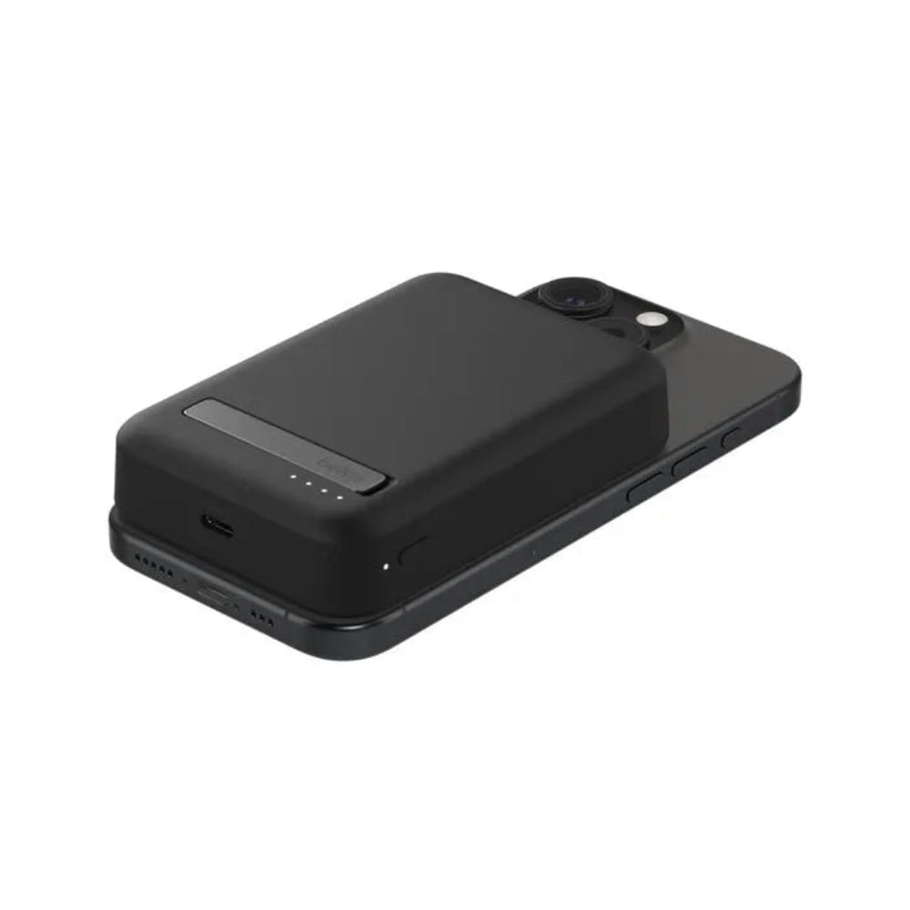 Batería_Externa_Qi2_10.000_mAh_15W_stand_Negro_Posición_5_iShop_El_Salvador