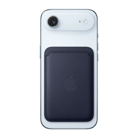 Cartera_de_FineWoven_con_MagSafe_para_el_iPhone_Azul_Imagen_posicion_4_iShop_El_Salvador