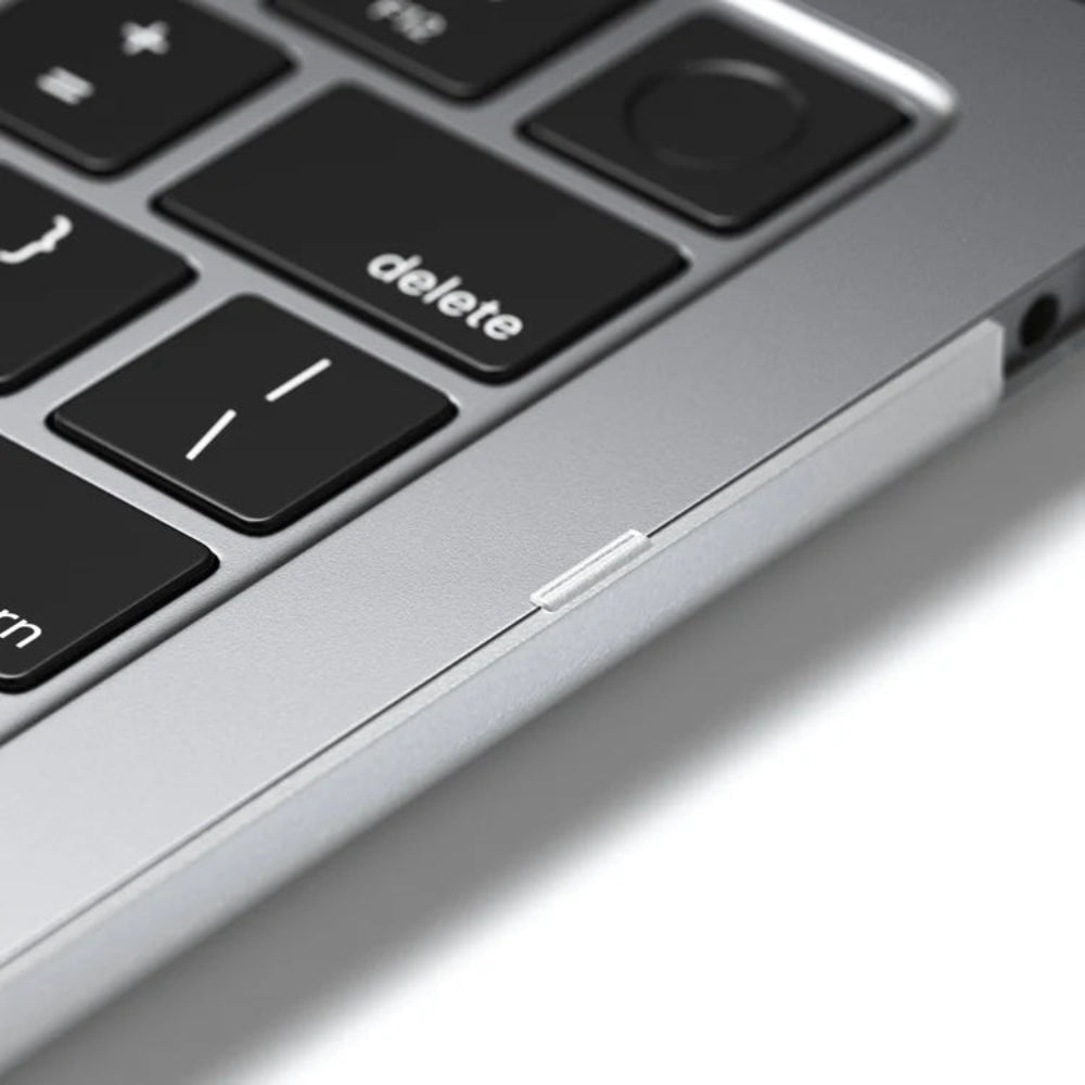 Case_Satechi_Eco_Hardshell_para_MacBook_Air_13.6"_M2_Transparente_Posición_3_iShop_El_Salvador